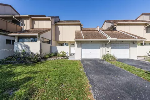 835 NW 80th Ter #11, Plantation, FL 33324