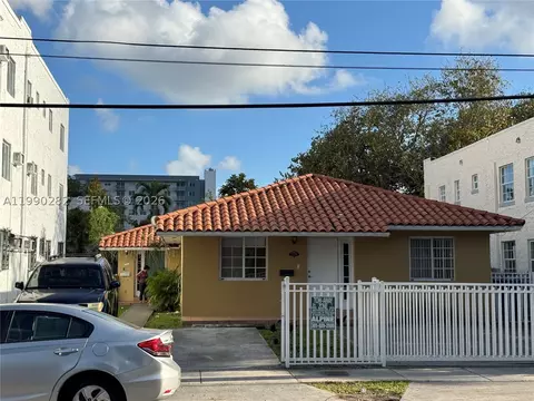 1126 NW 3rd St, Miami, FL 33128