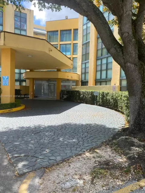 11800 SW 18th St #108-4, Miami, FL 33175