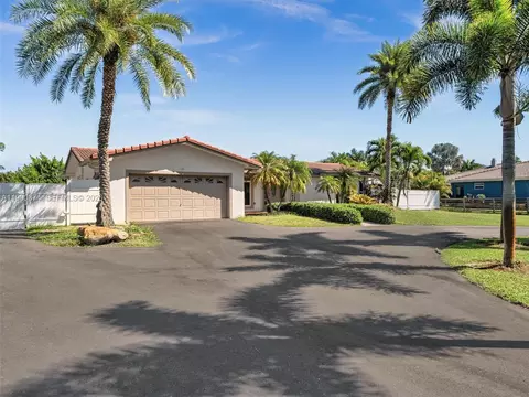14051 SW 15th Ct, Davie, FL 33325