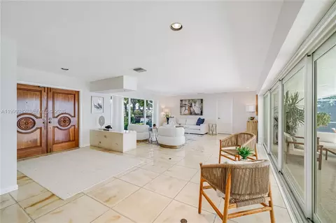 Entry Way - 640 S Mashta Dr, Key Biscayne, FL 33149 photo 2 of 2