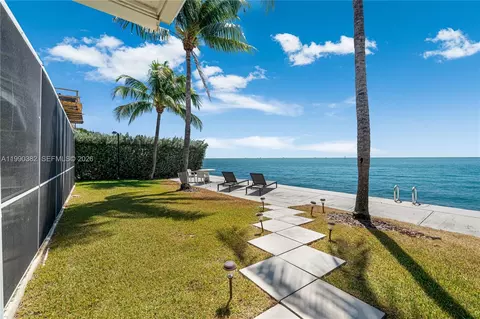 Exterior - 640 S Mashta Dr, Key Biscayne, FL 33149 photo 5 of 10