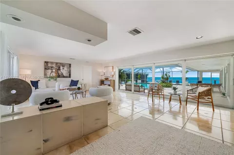 Living - 640 S Mashta Dr, Key Biscayne, FL 33149 photo 4 of 5