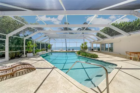 Exterior - 640 S Mashta Dr, Key Biscayne, FL 33149 photo 4 of 10