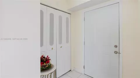 424 SE 10th St #204, Dania Beach, FL 33004