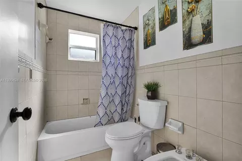Bath - 760 E 55th St, Hialeah, FL 33013 photo 2 of 4
