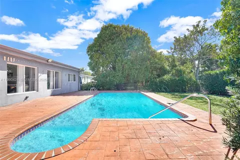 Exterior - 760 E 55th St, Hialeah, FL 33013 photo 5 of 6