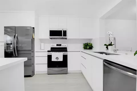 700 SW 137th Ave #303H, Pembroke Pines, FL 33027