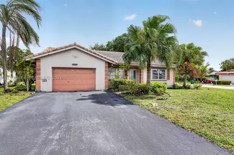 10424 NW 70th Ct, Tamarac, FL 33321