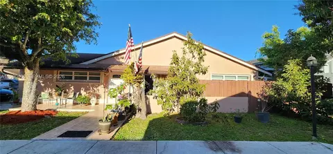 15585 SW 76th Ln #A81-8, Miami, FL 33193