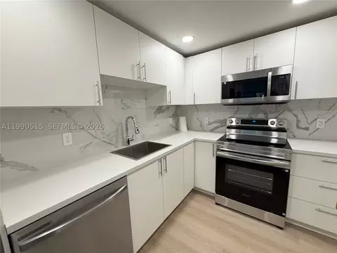 400 Kings Point Dr #604, Sunny Isles Beach, FL 33160
