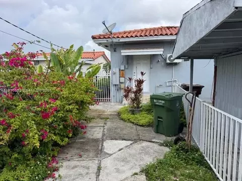 Exterior - 174 E 15th St, Hialeah, FL 33010 photo 7 of 7