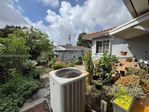 Exterior - 174 E 15th St, Hialeah, FL 33010 photo 2 of 7