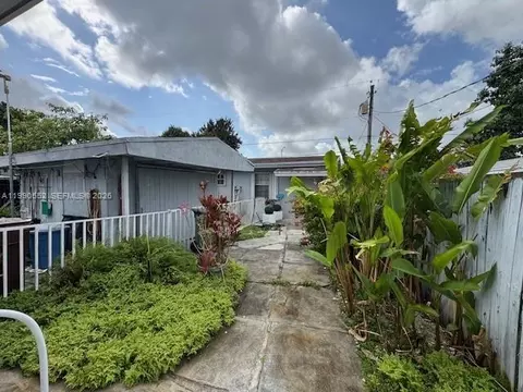 Exterior - 174 E 15th St, Hialeah, FL 33010 photo 6 of 7