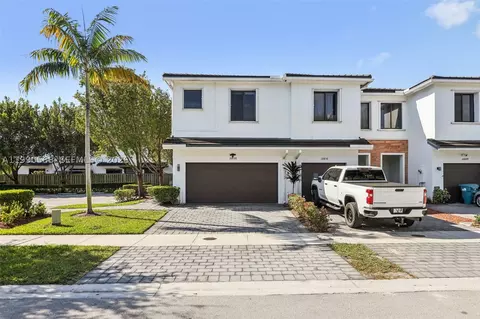 10828 SW 235 St, Princeton, FL 33032