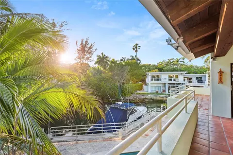 Exterior - 3520 Rockerman Rd, Miami, FL 33133 photo 6 of 10