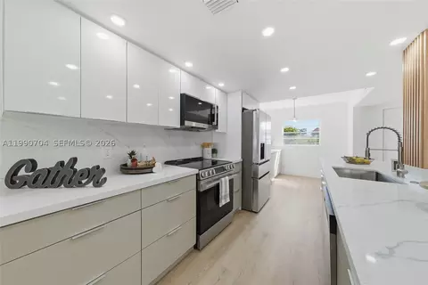 800 SW 125th Way #312O, Pembroke Pines, FL 33027