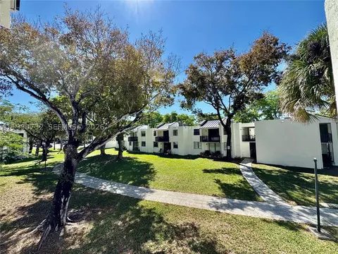 3610 SW 114th Ave #4-202, Miami, FL 33165