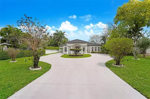 69 S Royal Poinciana Blvd, Miami Springs, FL 33166