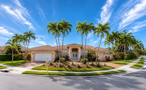 392 Coconut Cir, Weston, FL 33326