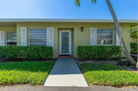 2400 Malayan Dr #94-D, Delray Beach, FL 33445