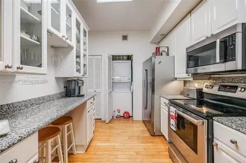 Other - 888 Brickell Key Dr #807, Miami, FL 33131 photo 8 of 22