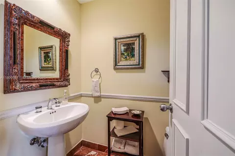 Bath - 888 Brickell Key Dr #807, Miami, FL 33131 photo 1 of 4