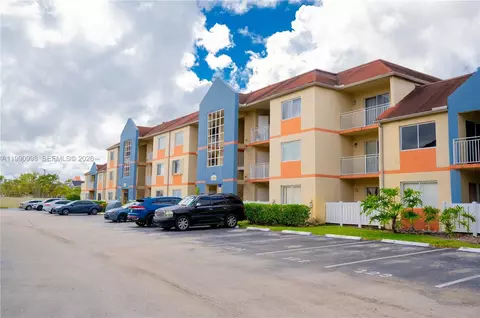 18890 NW 57 Ave #210, Hialeah, FL 33015