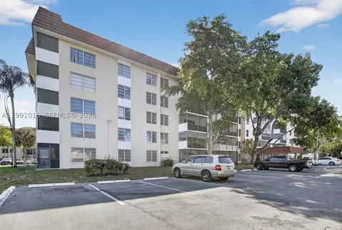 4172 Inverrary Dr #503, Lauderhill, FL 33319