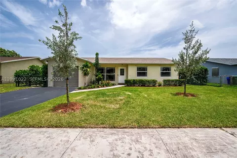 401 NW 83rd Way, Pembroke Pines, FL 33024
