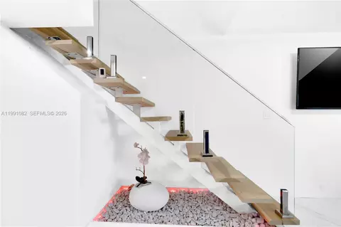 5362 W 24th Ave #117, Hialeah, FL 33016