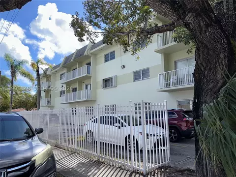 12890 NE 8th Ave #107, North Miami, FL 33161