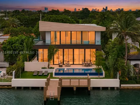 535 N Shore Dr, Miami Beach, FL 33141