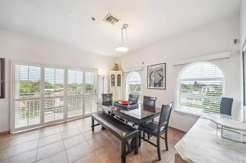Dining - 9008 Collins Ave #402, Surfside, FL 33154 photo 2 of 4