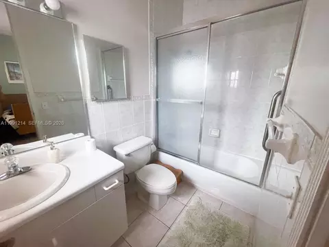 Bath - 9008 Collins Ave #402, Surfside, FL 33154 photo 4 of 7