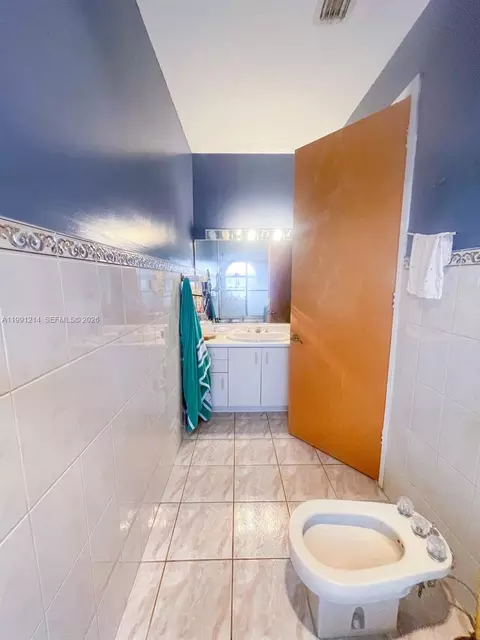 Bath - 9008 Collins Ave #402, Surfside, FL 33154 photo 2 of 7