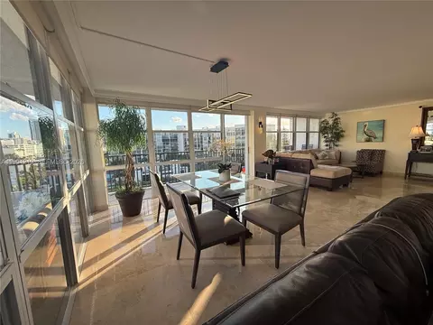 1000 Parkview Dr #720, Hallandale Beach, FL 33009