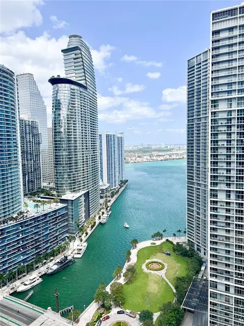 77 SE 5th #3614, Miami, FL 33131