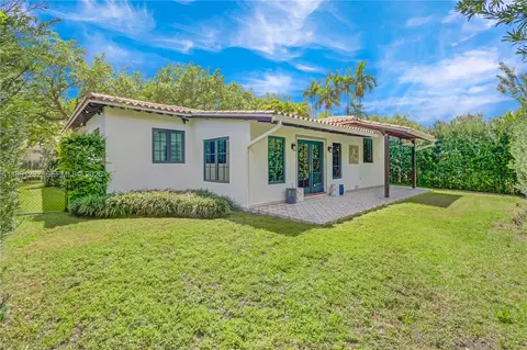233 Velarde Ave, Coral Gables, FL 33134 photo 2