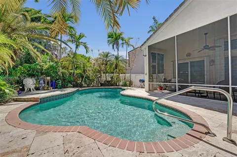 1080 Briar Ridge Rd, Weston, FL 33327