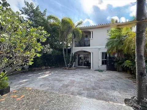 949 N Harbor Vw N, Hollywood, FL 33019