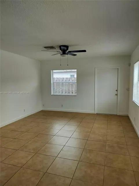 Living - 1223 Cherokee St, Jupiter, FL 33458 photo 2 of 2