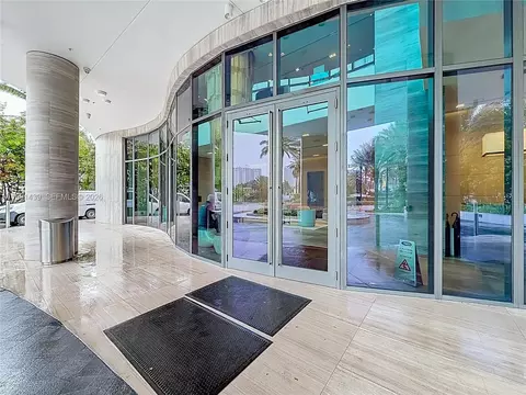 19575 Collins Ave #5, Sunny Isles Beach, FL 33160