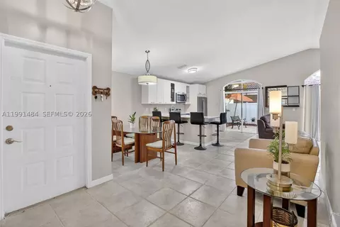 922 Opal Ter, Weston, FL 33326