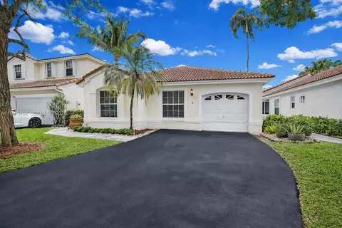 922 Opal Ter, Weston, FL 33326