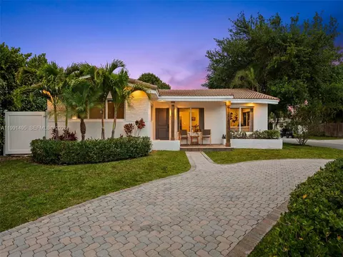 1203 Lincoln St, Hollywood, FL 33019