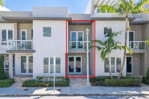 10502 NW 66th St, Doral, FL 33178