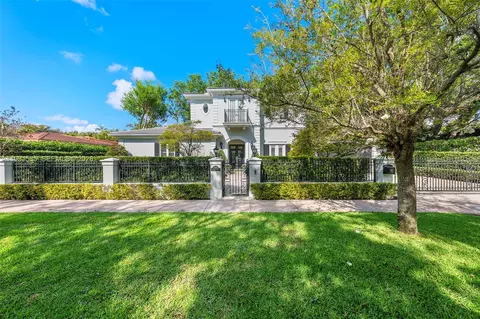 6900 Altamira St, Coral Gables, FL 33146