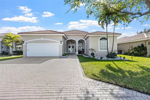 695 SE 30th Dr, Homestead, FL 33033