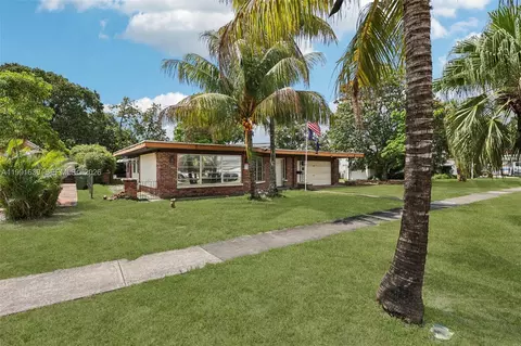 Exterior - 272 W 46th St, Hialeah, FL 33012 photo 1 of 8